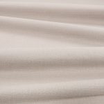 Tessuto Linara di Romo nella colorazione Chamois drappeggiato, per mostrarne la caduta e la finitura spazzolata.