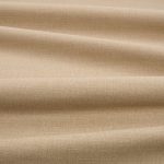 Tessuto Linara di Romo nella colorazione Teak drappeggiato, per mostrarne la caduta e la finitura spazzolata.