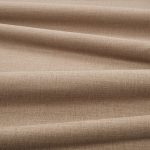 Tessuto Linara di Romo nella colorazione Porcini drappeggiato, per mostrarne la caduta e la finitura spazzolata.