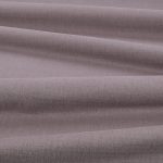 Tessuto Linara di Romo nella colorazione Lavender drappeggiato, per mostrarne la caduta e la finitura spazzolata.