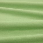 Tessuto Linara di Romo nella colorazione Oregano drappeggiato, per mostrarne la caduta e la finitura spazzolata.