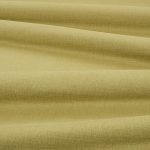Tessuto Linara di Romo nella colorazione Pesto drappeggiato, per mostrarne la caduta e la finitura spazzolata.