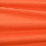 Tessuto Linara di Romo nella colorazione Vermillion drappeggiato, per mostrarne la caduta e la finitura spazzolata.