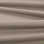Tessuto Linara di Romo nella colorazione Umber drappeggiato, per mostrarne la caduta e la finitura spazzolata.