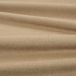 Tessuto Linara di Romo nella colorazione Tamarind drappeggiato, per mostrarne la caduta e la finitura spazzolata.