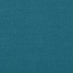 Campione del tessuto Linara di Romo nella colorazione Prussian Blue, codice 2494/394: un turchese scuro, misto lino in tinta unita alto 140 cm.