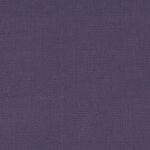 Campione del tessuto Linara di Romo nella colorazione Prune, codice 2494/412: un viola profondo, misto lino in tinta unita alto 140 cm.