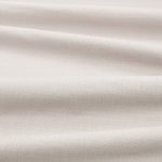 Tessuto Linara di Romo nella colorazione Jicama drappeggiato, per mostrarne la caduta e la finitura spazzolata.