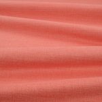 Tessuto Linara di Romo nella colorazione Tiger Lily drappeggiato, per mostrarne la caduta e la finitura spazzolata.