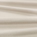 Tessuto Linara di Romo nella colorazione Taupe drappeggiato, per mostrarne la caduta e la finitura spazzolata.