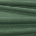 Tessuto Linara di Romo nella colorazione Ivy drappeggiato, per mostrarne la caduta e la finitura spazzolata.