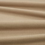 Tessuto Linara di Romo nella colorazione Tawny drappeggiato, per mostrarne la caduta e la finitura spazzolata.