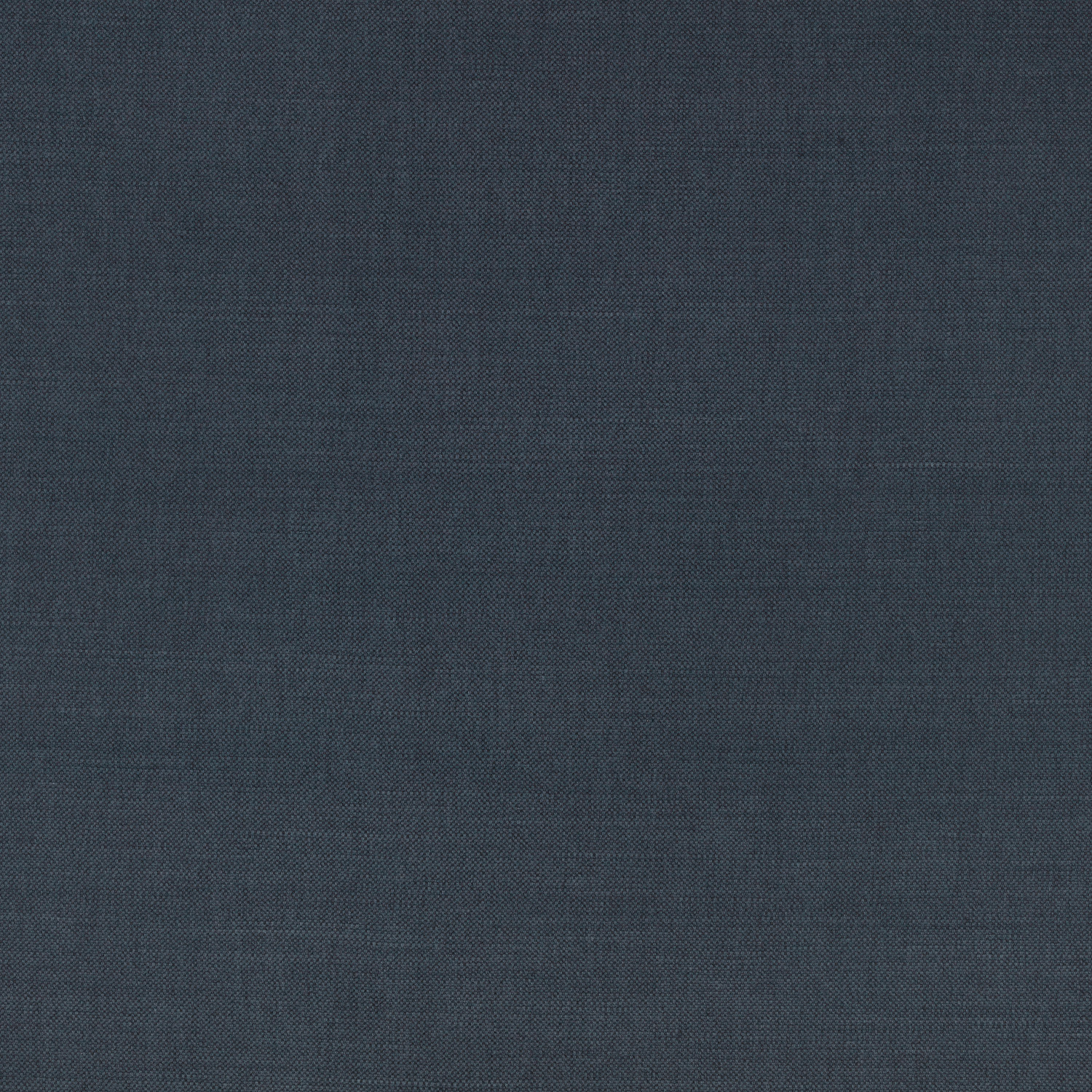 Tessuto Linara Romo Twilight — campione Campione del tessuto Linara di Romo nella colorazione Twilight, codice 2494/548: un blu profondo dal tono polveroso, misto lino in tinta unita alto 140 cm.