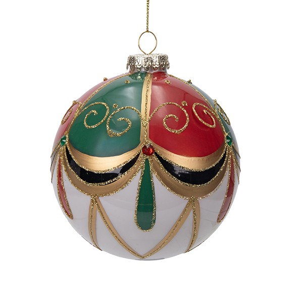 Palline di Natale in vetro bianche, rosse e verdi con decoro barocco oro, fotografia su fondo bianco