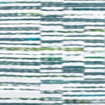Campione di carta da parati Marazzi nella colorazione Peacock (W928/02) di Black Edition: righe orizzontali spezzate e sfumate.