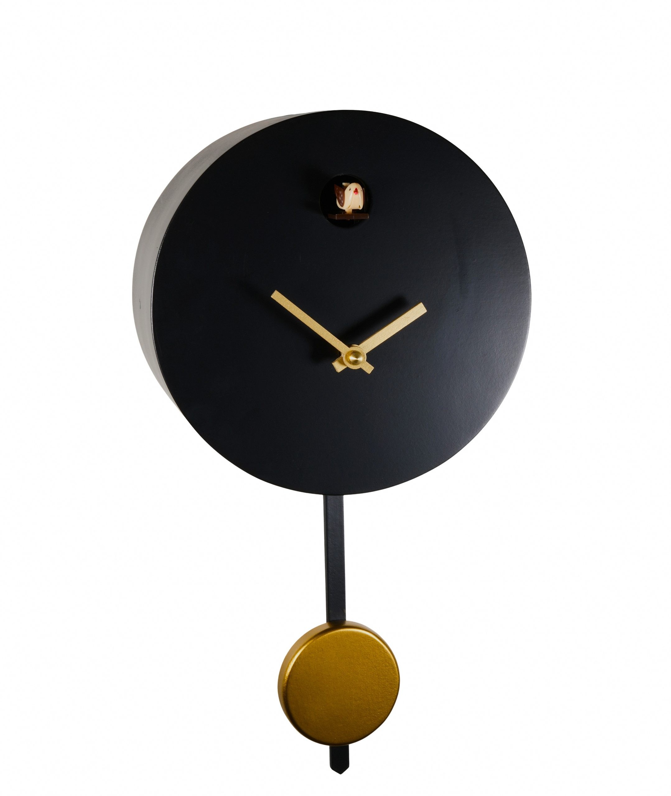 Orologio a cucù da parete moderno di forma circolare in legno verniciato nero, lancette dorate, sportello del cuculo in alto e pendolo a bacchetta con lente color ottone
