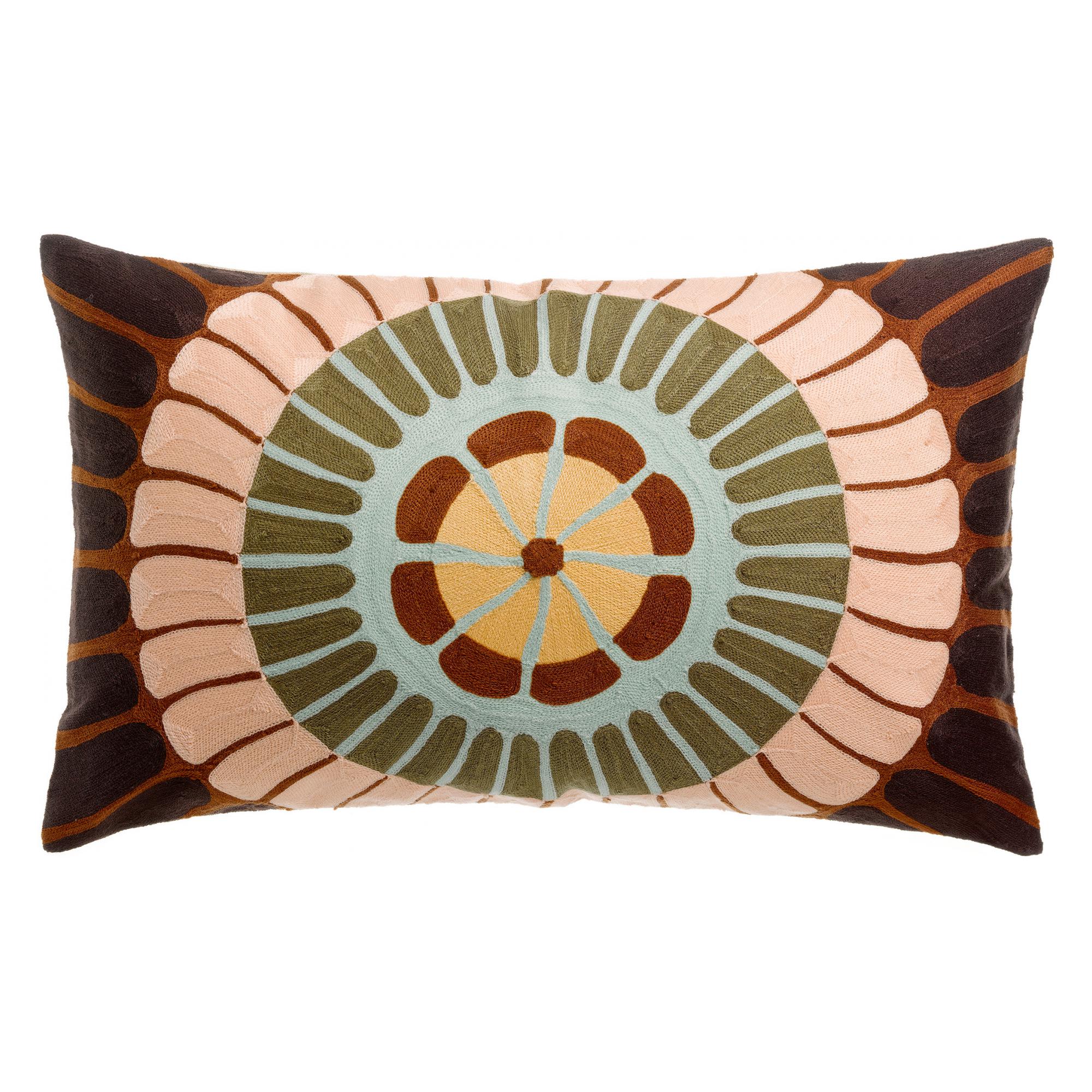 Cuscino ricamato Zeno in cotone ocra e terracotta con rosone stilizzato - immagine 5