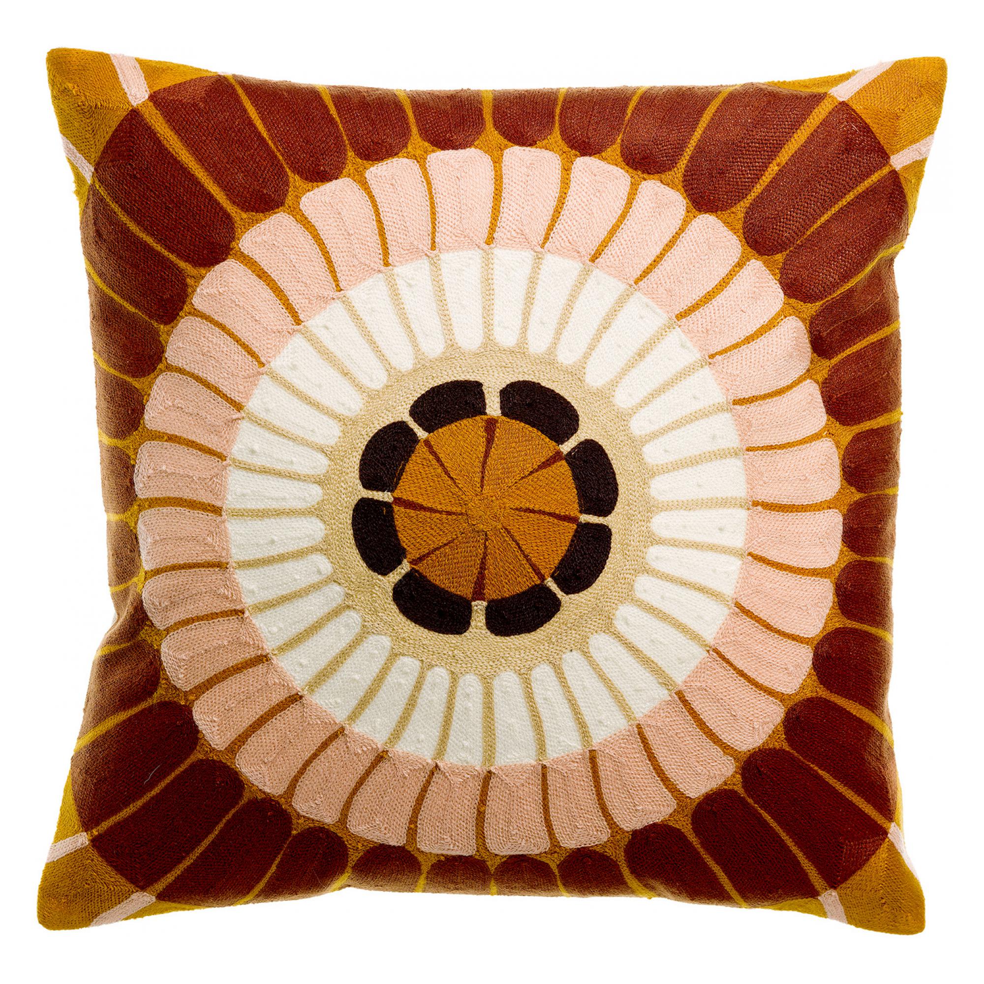 Cuscino ricamato Zeno in cotone ocra e terracotta con rosone stilizzato