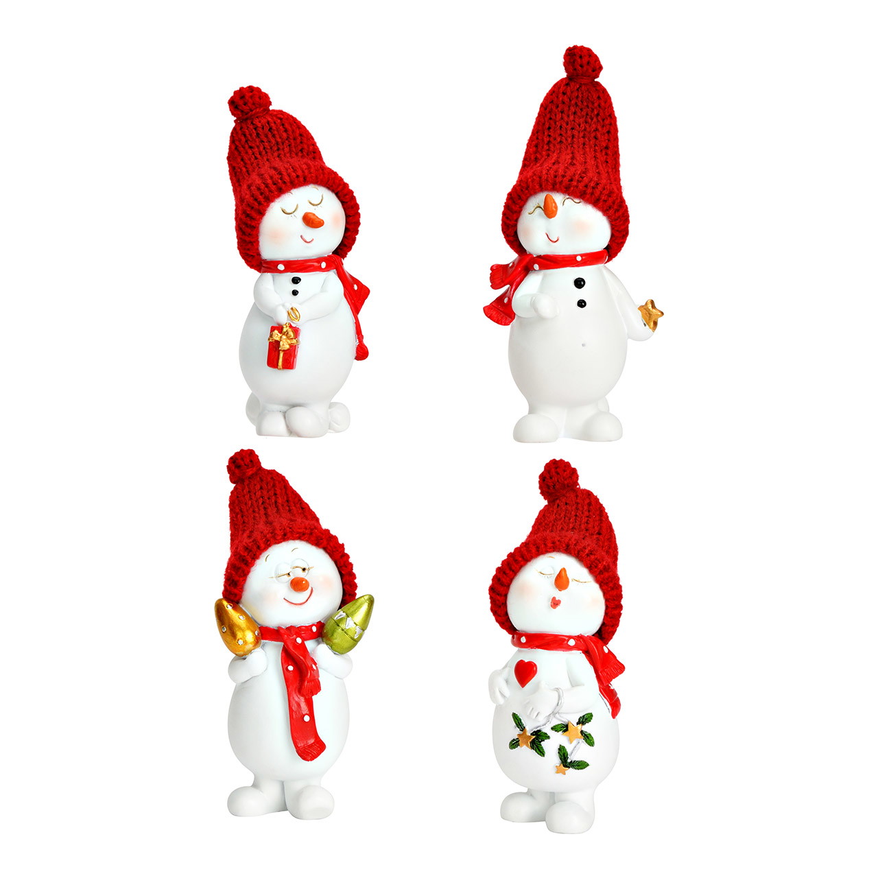 Pupazzi di neve con berretto rosso — i quattro soggetti I quattro pupazzi di neve in polyresina bianca con berretto rosso in lana e sciarpa a pois, disposti su fondo bianco: quello con il pacchetto regalo, quello con la stellina dorata, quello con i due addobbi e quello con il ramo di agrifoglio.