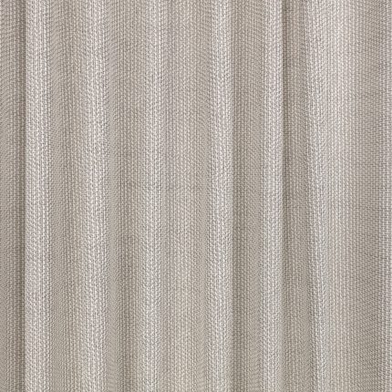 Il velo per tende Romo Zyla nella colorazione Indium drappeggiato in pieghe morbide: grigio indio, un grigio perla leggermente freddo.
