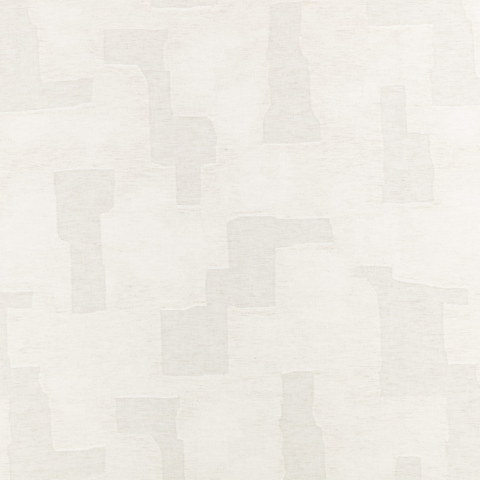 Campione del velo per tende Idris della collezione Zaria di Villa Nova nella colorazione Chalk: forme geometriche bianco gesso tono su tono su fondo avorio, altezza utile 294 cm.