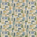 Campione del tessuto stampato in cotone e lino Nira della collezione Zaria di Villa Nova nella colorazione Cerulean: blocchi ad acquerello blu, verde salvia, oliva e sabbia su fondo écru.