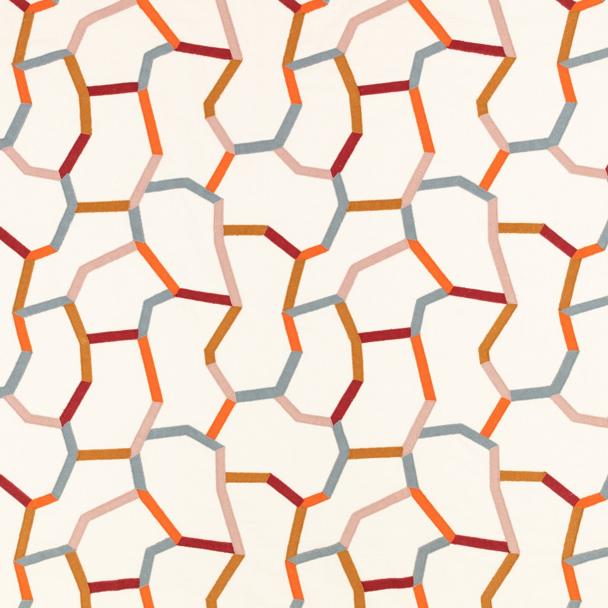 Tessuto Samir Villa Nova Plume — campione Campione del tessuto ricamato Samir della collezione Zaria di Villa Nova nella colorazione Plume: linee ricamate arancio, ruggine, grigio azzurro e cipria su fondo écru.