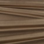 Il velluto Barcelona di Villa Nova nella colorazione Mocha in pieghe morbide, che mostrano la lucentezza del pelo.